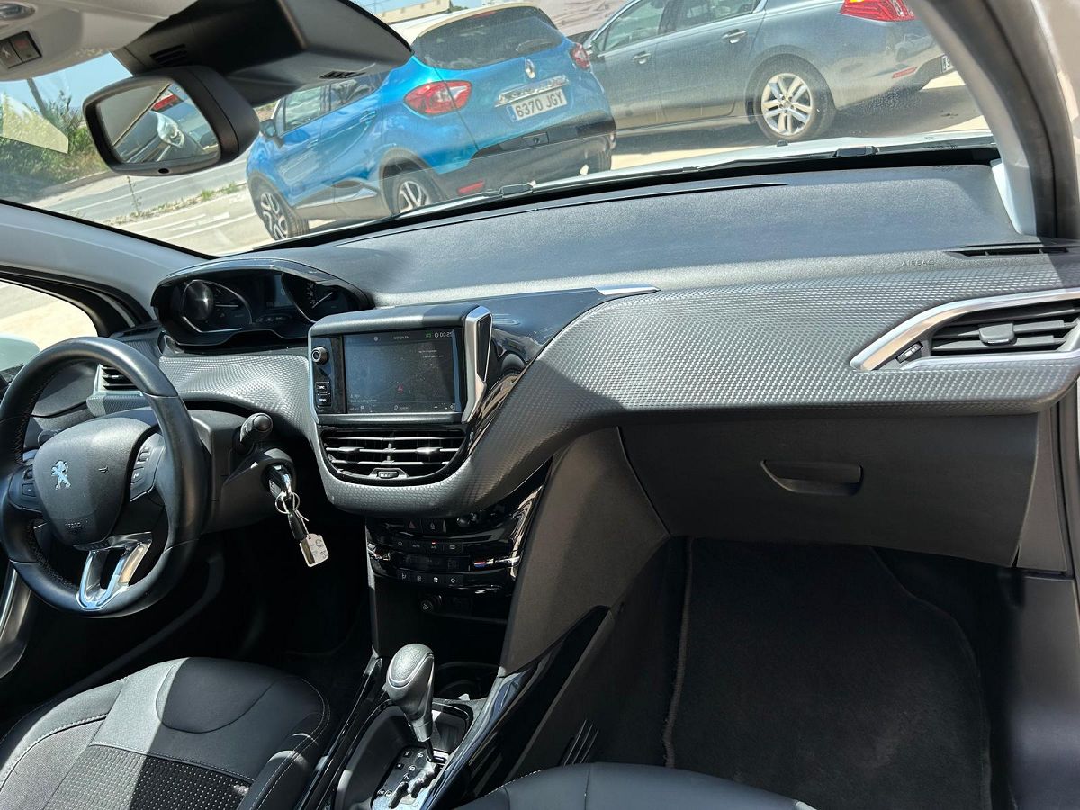  PEUGEOT 2008 ALLURE 1.2 E-THP AUTO SPANISH LHD IN SPAIN 23000 MILES SUPER 2018